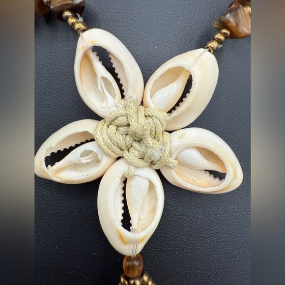 Mid Century Hawaiian Cowrie Shell Beaded Necklace with Floral Shell Design - Picture 9 of 16